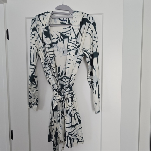 Sun Robe UPF 50 - Picture 2 of 3